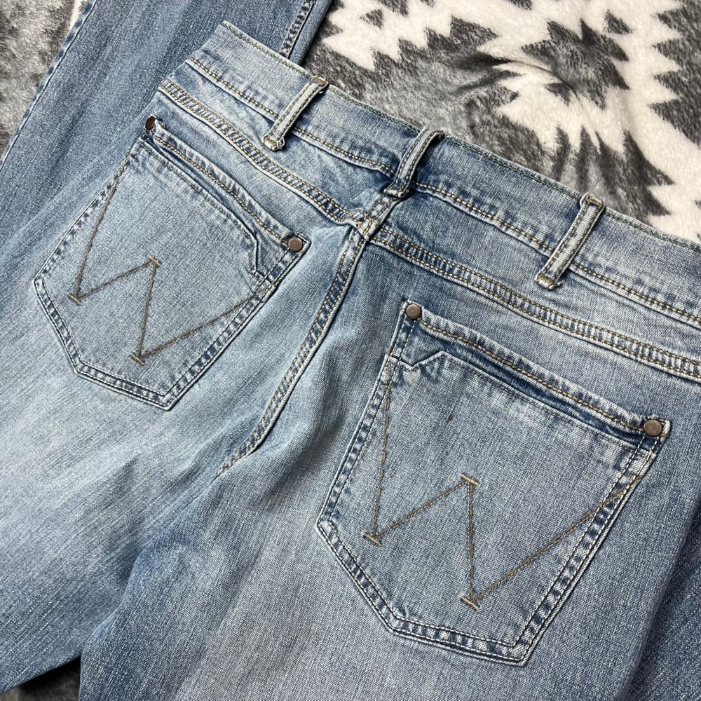 Wrangler Retro Slim Straight Jeans Light Wash Blue Denim Mens 36x34 - Picture 2 of 9